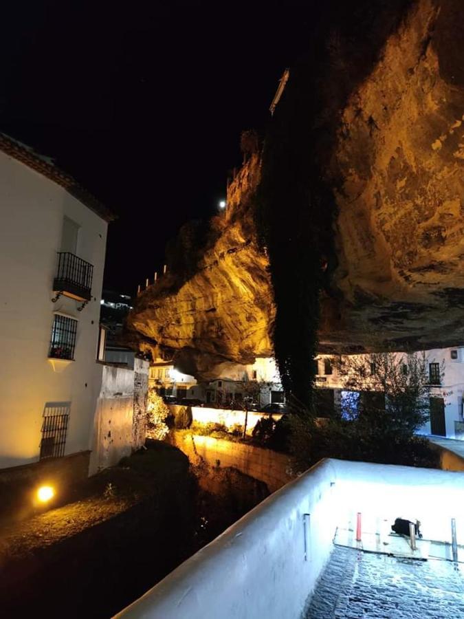 Апартаменты La Casa Del Rio Setenil De Las Bodegas Экстерьер фото